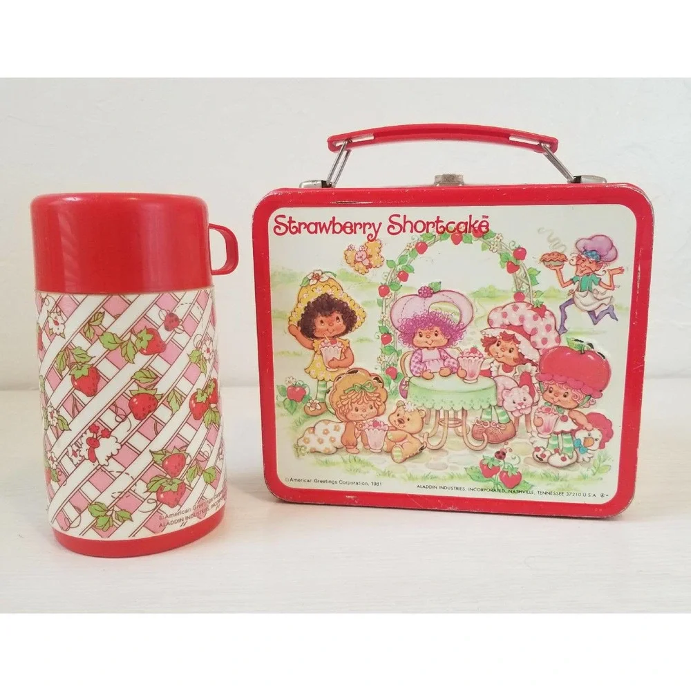 Strawberry Shortcake Metal Lunch Box, Bradley Clock, & Her Friends Books - Picture 5 of 12